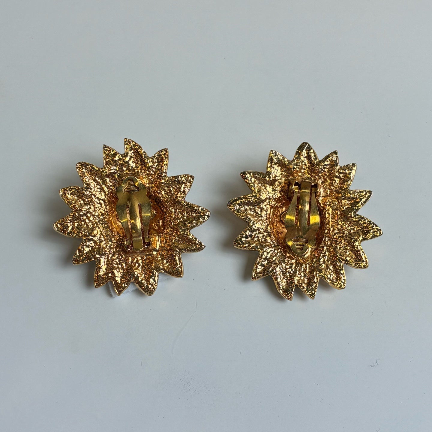 Chanel Lion Head Vintage Earrings 99% New Size 4.5*4.5
