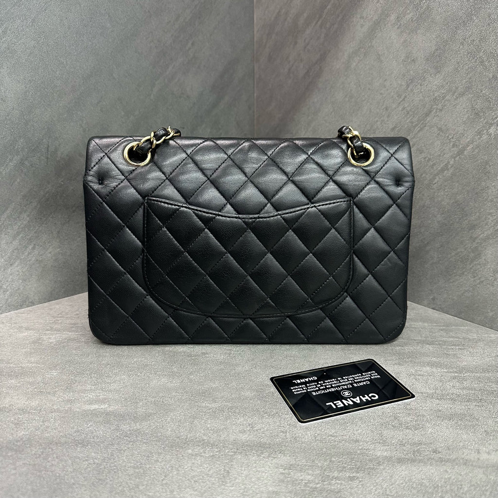 Chanel cf medium size black gold sheepskin chain bag, 18 opening with strap card bag type, three-dimensional inside clean
