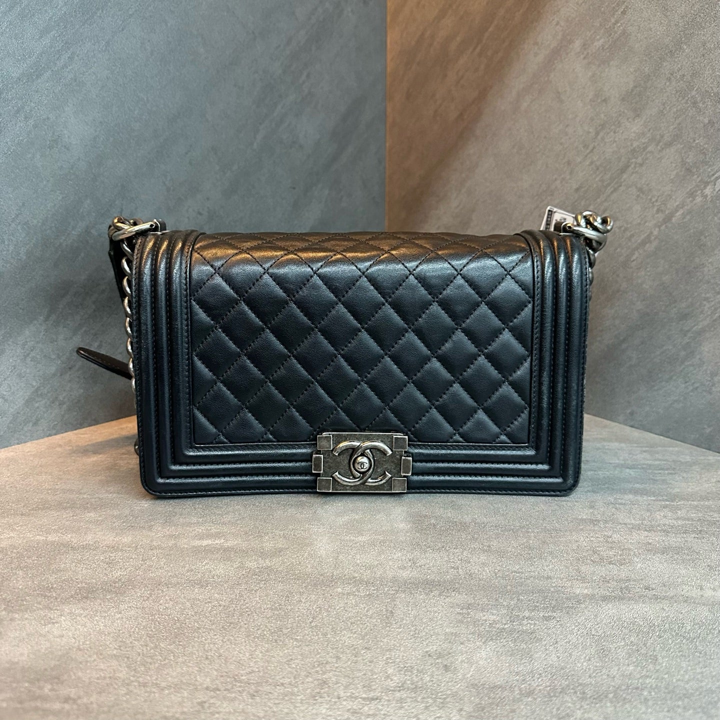 CHANEL leboy black silver-clasp sheepskin chain single-shoulder bag, 18K