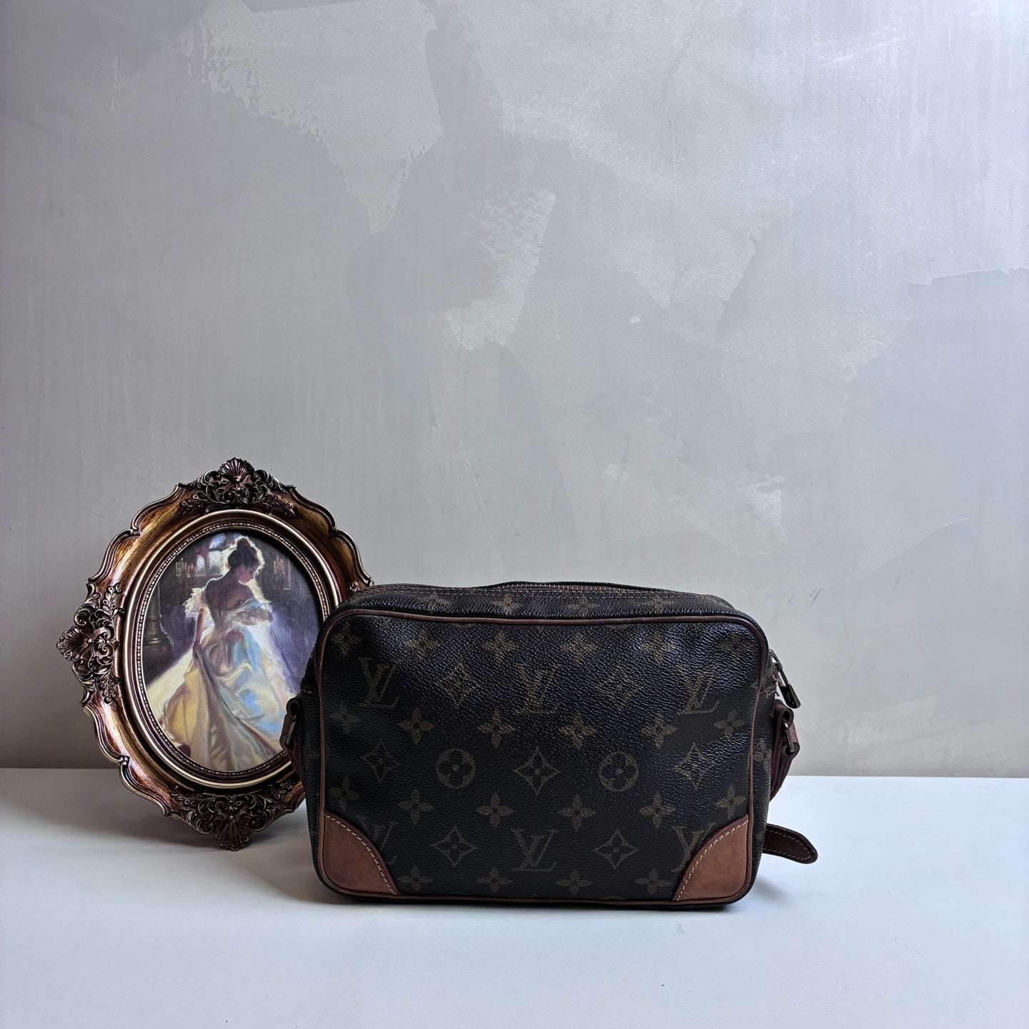Louis Vuitton Vintage Monogram Camera Bag 1988 Shoulder Bag 98% New Size: 23*14 Coated Canvas