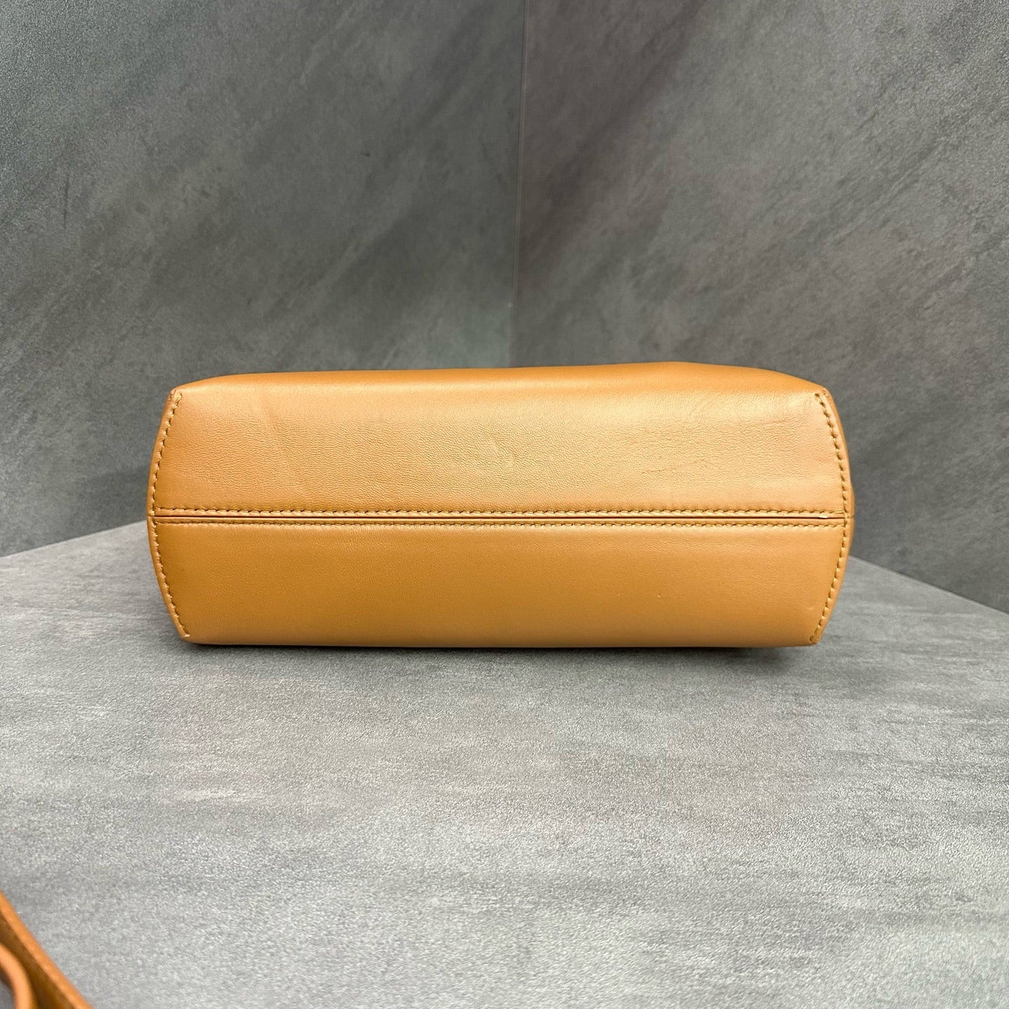 Fendi First F-shaped buckle lambskin clutch bag Caramel cloud bag crossbody bag