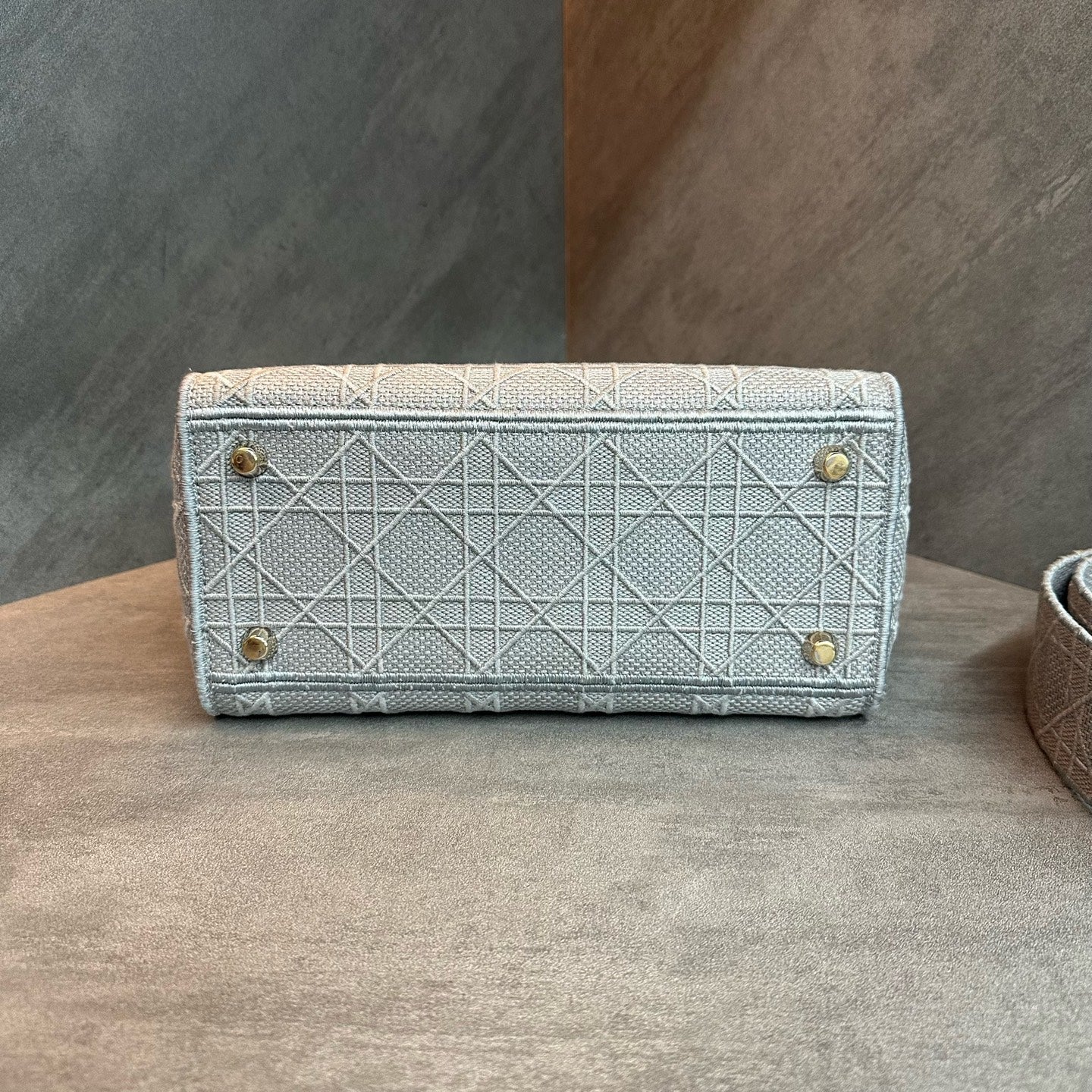 Dior/ Dior Five-check Daphne gold Buckle embroidered canvas 20 years old code size 24cm x20cm x11
