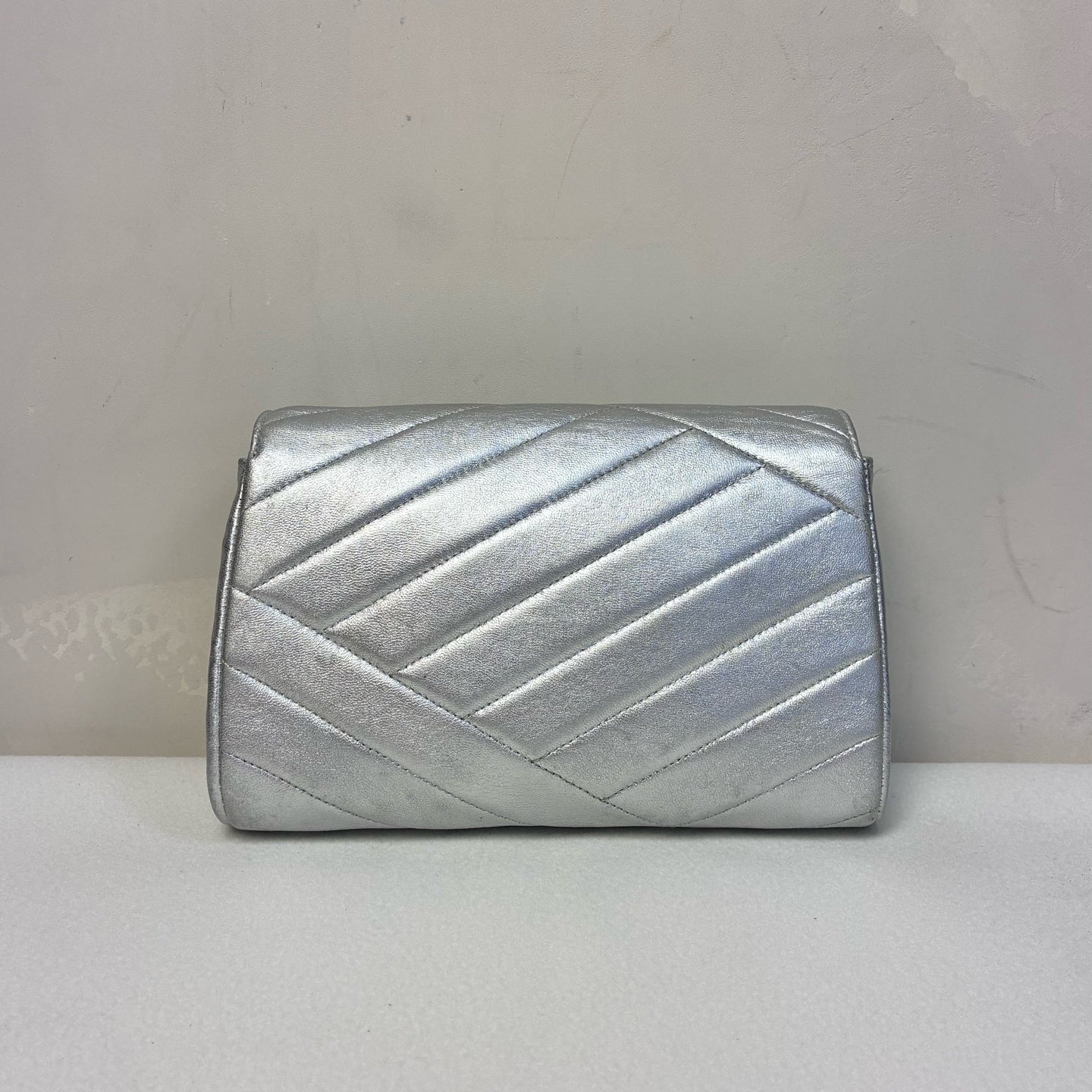 Chanel 99% New Vintage Silver Tone Quilted Full Diamond CC Envelope Chain Bag, Includes Card, No Laser Etching, Size 18*12.