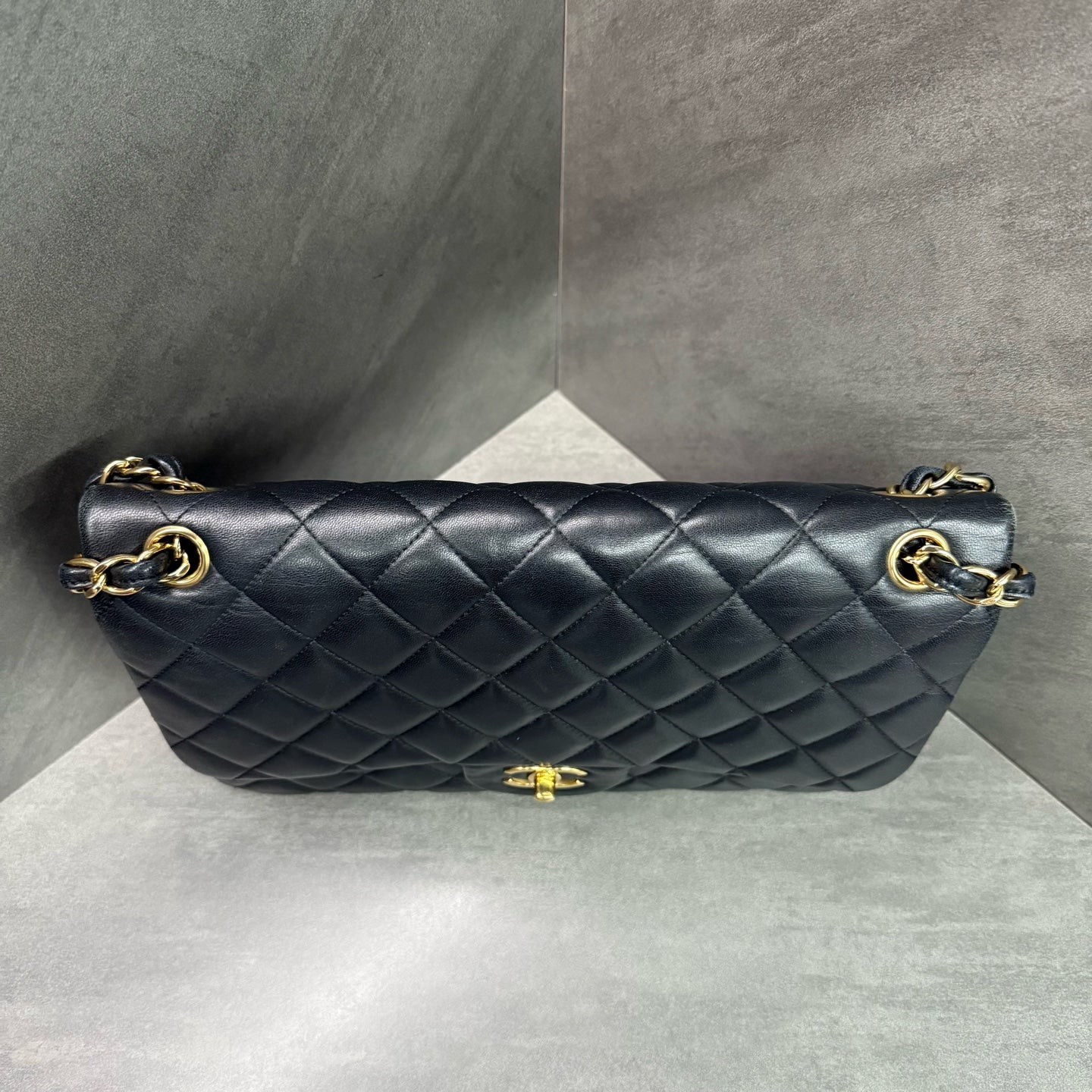 Chanel cf jumbo Black Gold sheepskin chain Bag 24 kai
