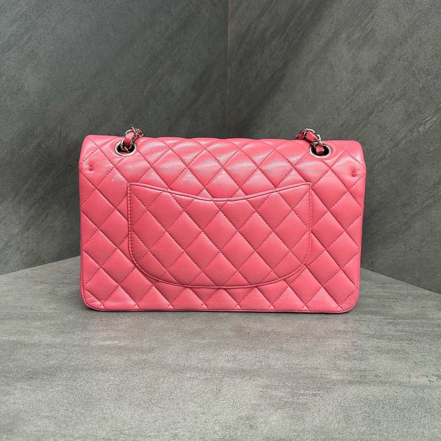Chanel cf medium size pink silver sheepskin chain bag, 16K opening, three-dimensional display, clean inside