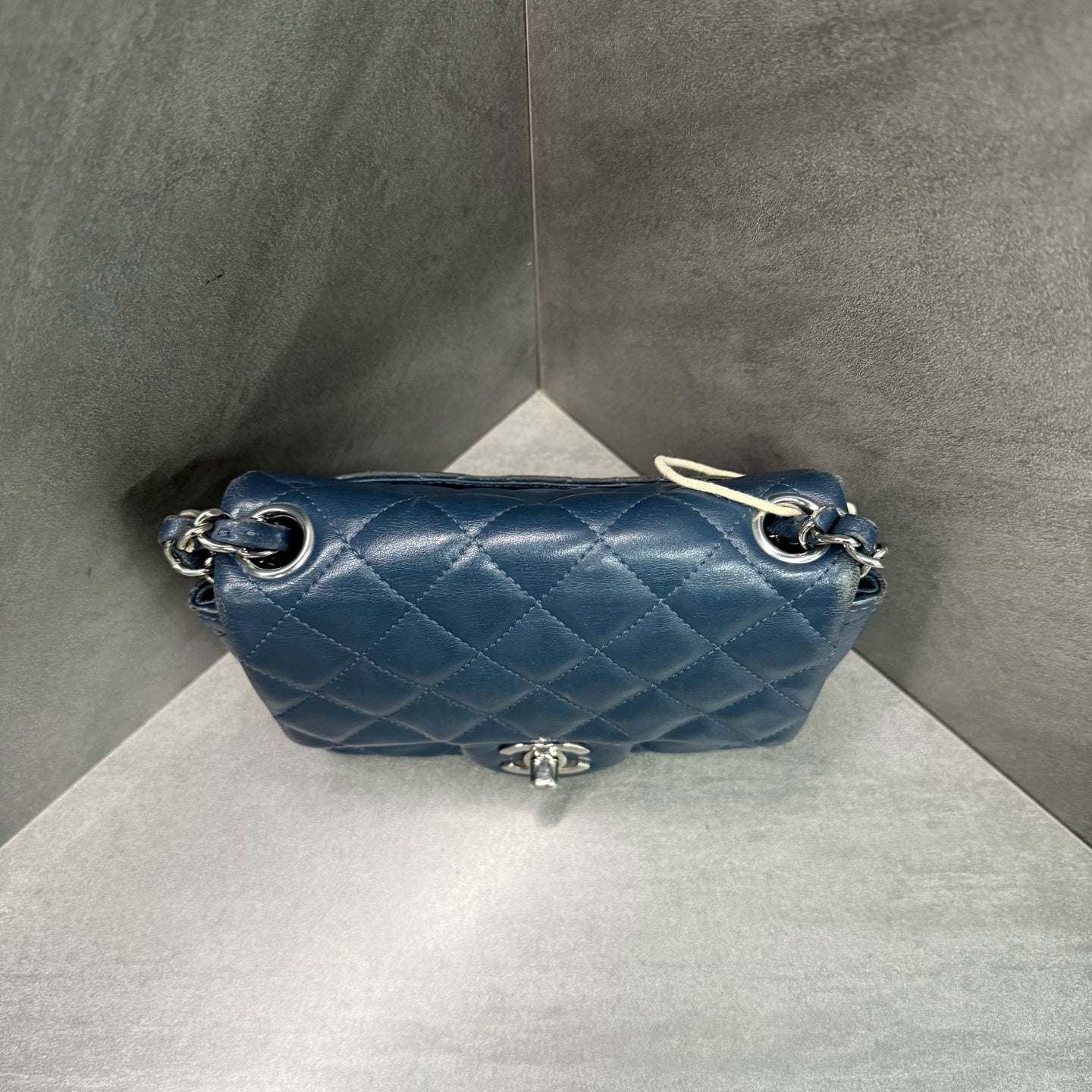 Chanel cf Square Fat Man Blue and Silver sheepskin chain bag, 25 open bag type, three-dimensional inside clean