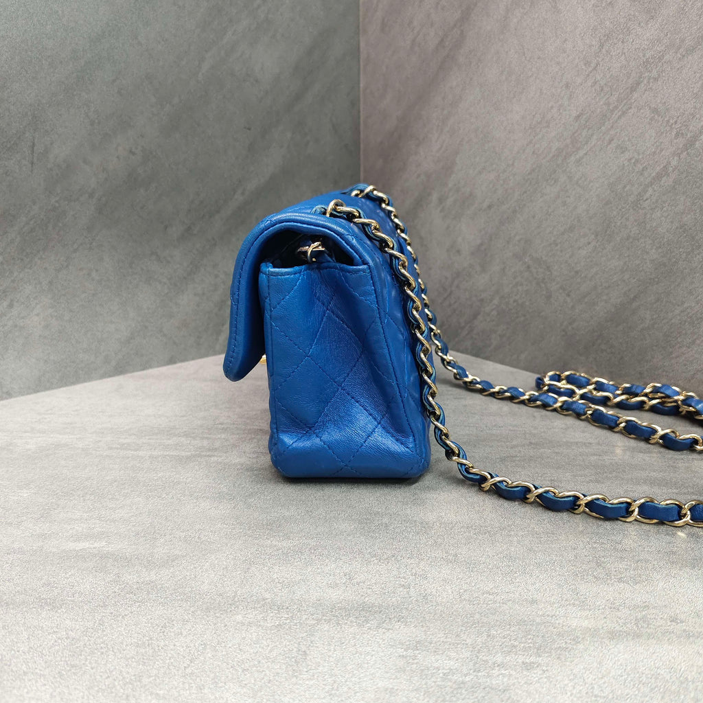 Chanel CF Large Mini Blue Gold Lambskin Chain Bag 24K Bag Shape Three-dimensional Interior Clean
