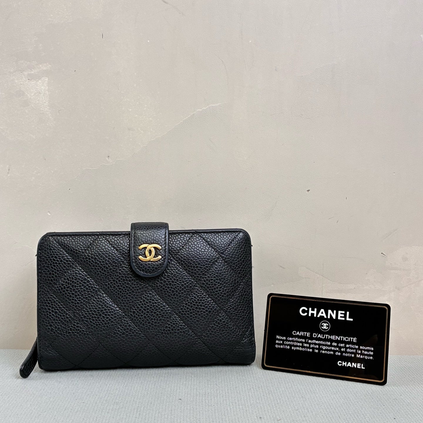 Chanel Black Gold Litchi Leather Short Wallet, 21 Series, Classic Diamond Pattern, Gold Logo Clasp, Interior Burgundy Color, 98% New Condition.