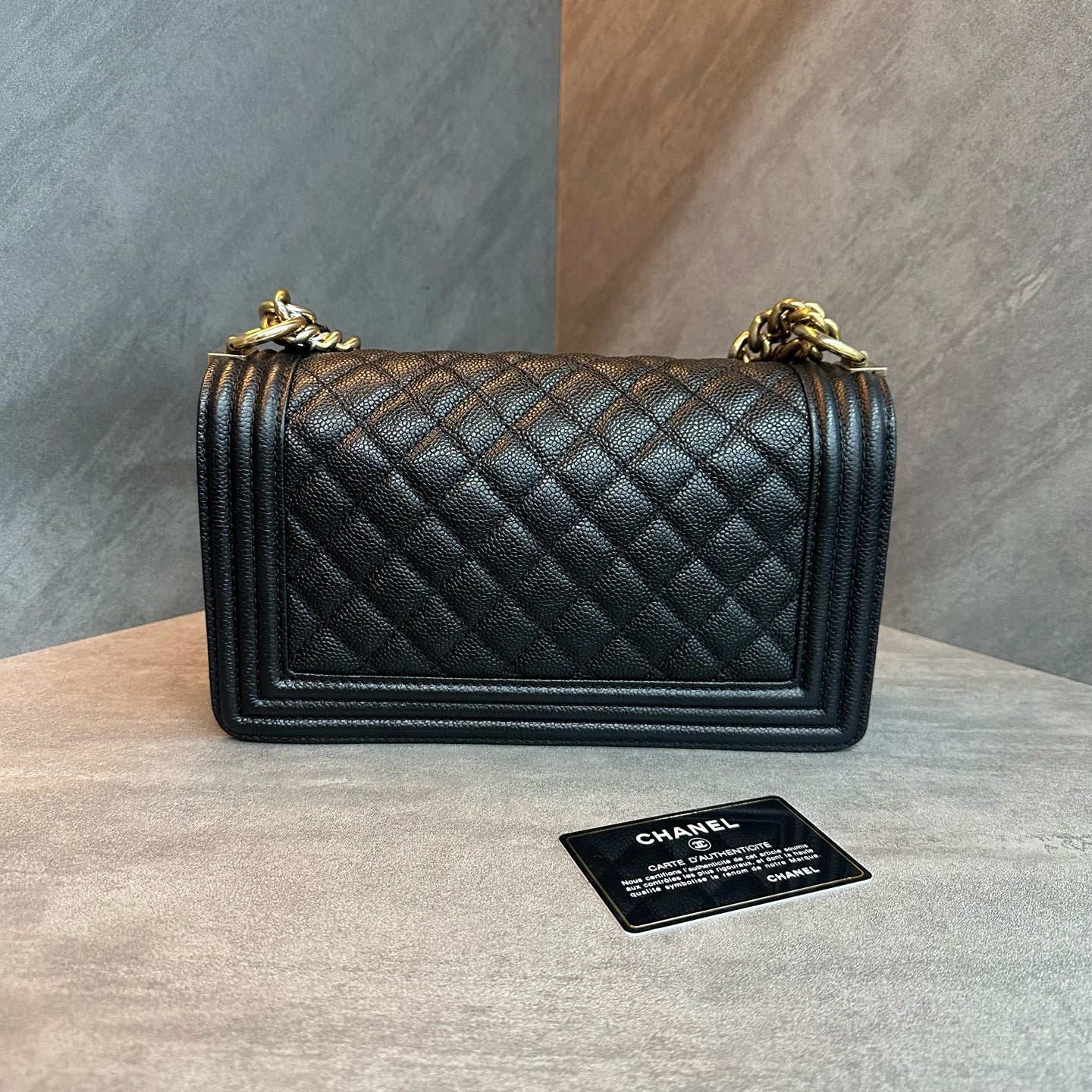 Chanel leboy medium-sized black gold lychee cowhide chain bag, 20 opening, card bag type, three-dimensional inside clean