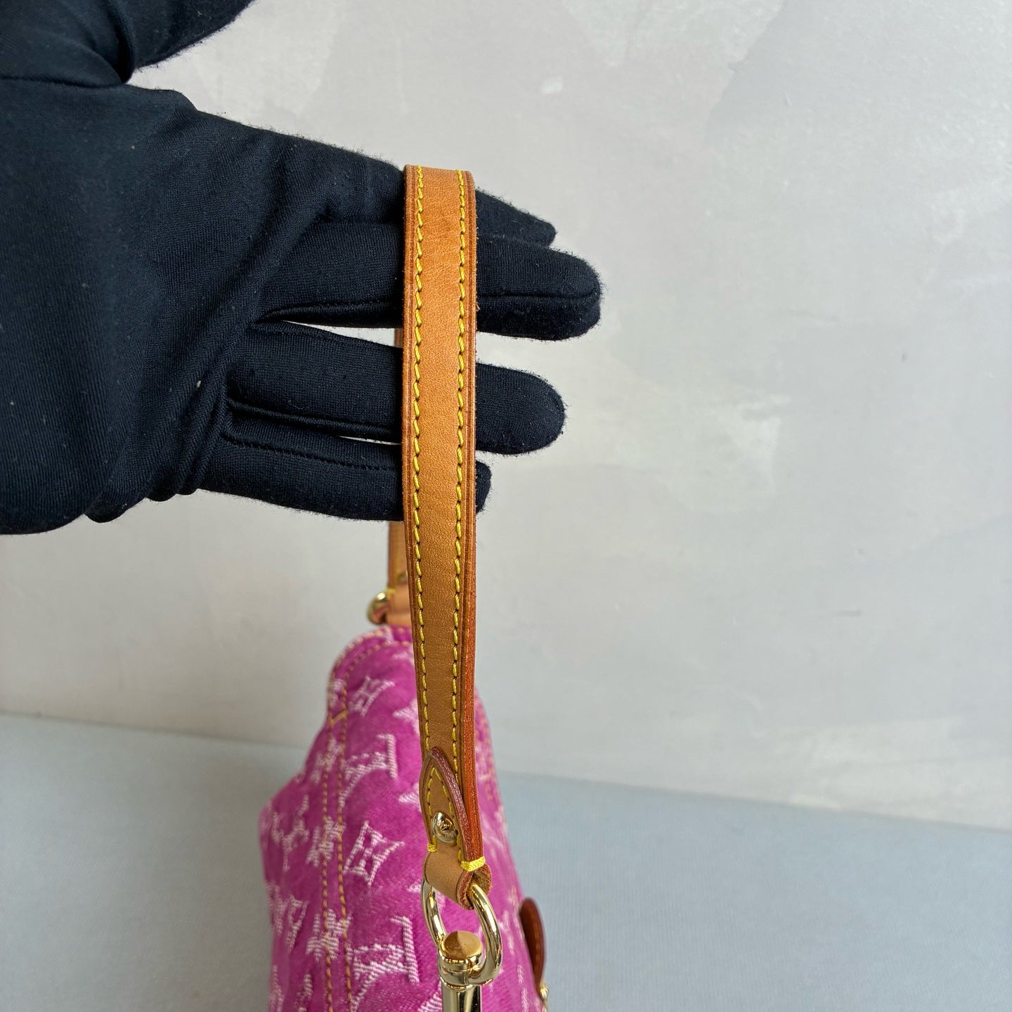 LV/Louis Vuitton Pink Denim Coin Purse 2006 Edition Underarm Bag Size 22*16 Condition 98% New