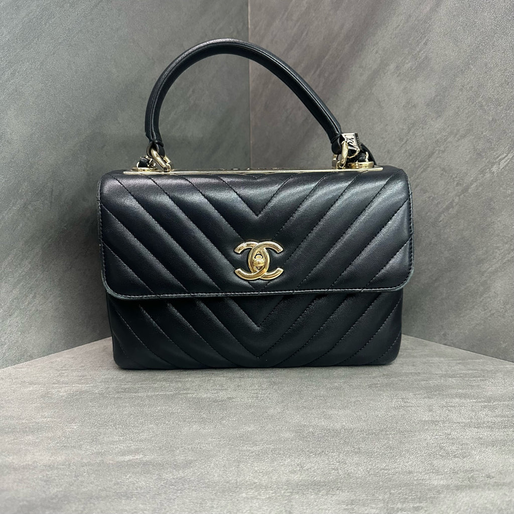 Chanel Trendy CC Black-Gold V-stitch Sheepskin Tote Shoulder Crossbody Bag, 25 Series