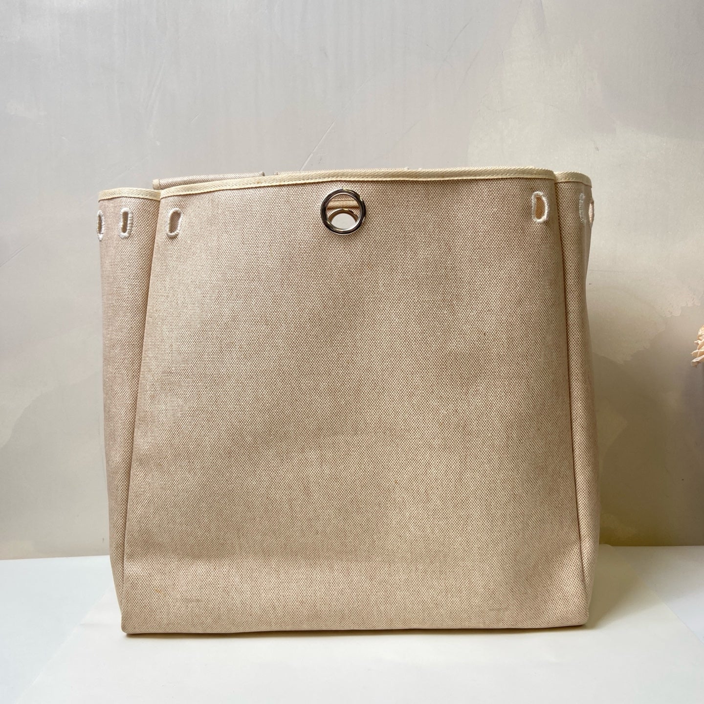 Hermès Herbag39 Replacement Bags are available in six options.