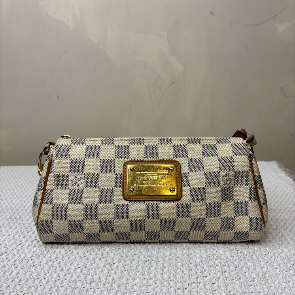 LV/Louis Vuitton White Checkerboard EVA Chain Bag Can be Worn Crossbody 99% New Size 24*12