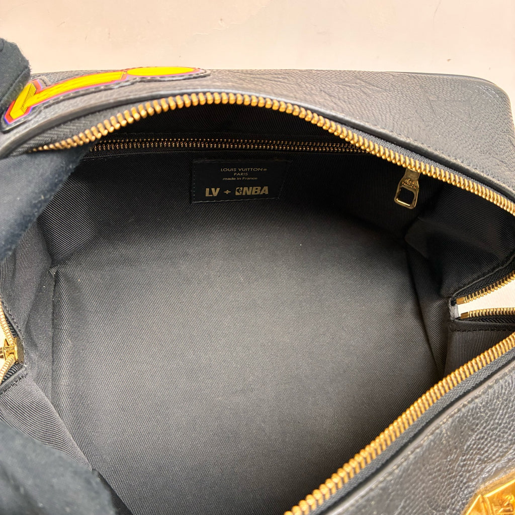 Louis Vuitton NBA Collaboration Black Monogram Toiletry Bag NBA Collaboration Chip Version Size 23*12
