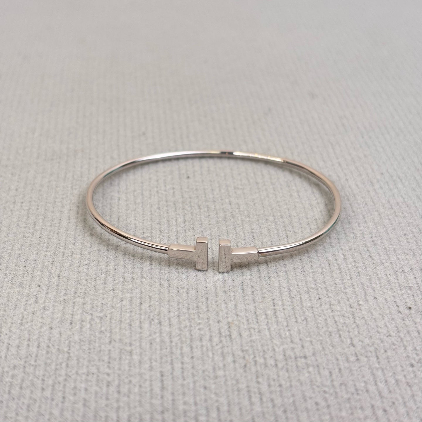 Tiffany Au750 Platinum Double T Bracelet No Diamonds Condition 99% New with Box