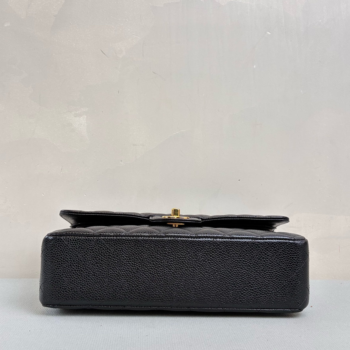 Chanel Medium Chip Double Flap Bag Black Gold Lychee Leather 99% New Size 25.5*15