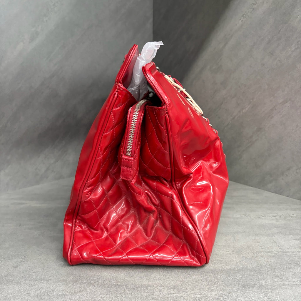 Chanel Red Patent Leather Chain Tote Bag, 32×12×19, 13-series, no authenticity card, clean interior, in stock