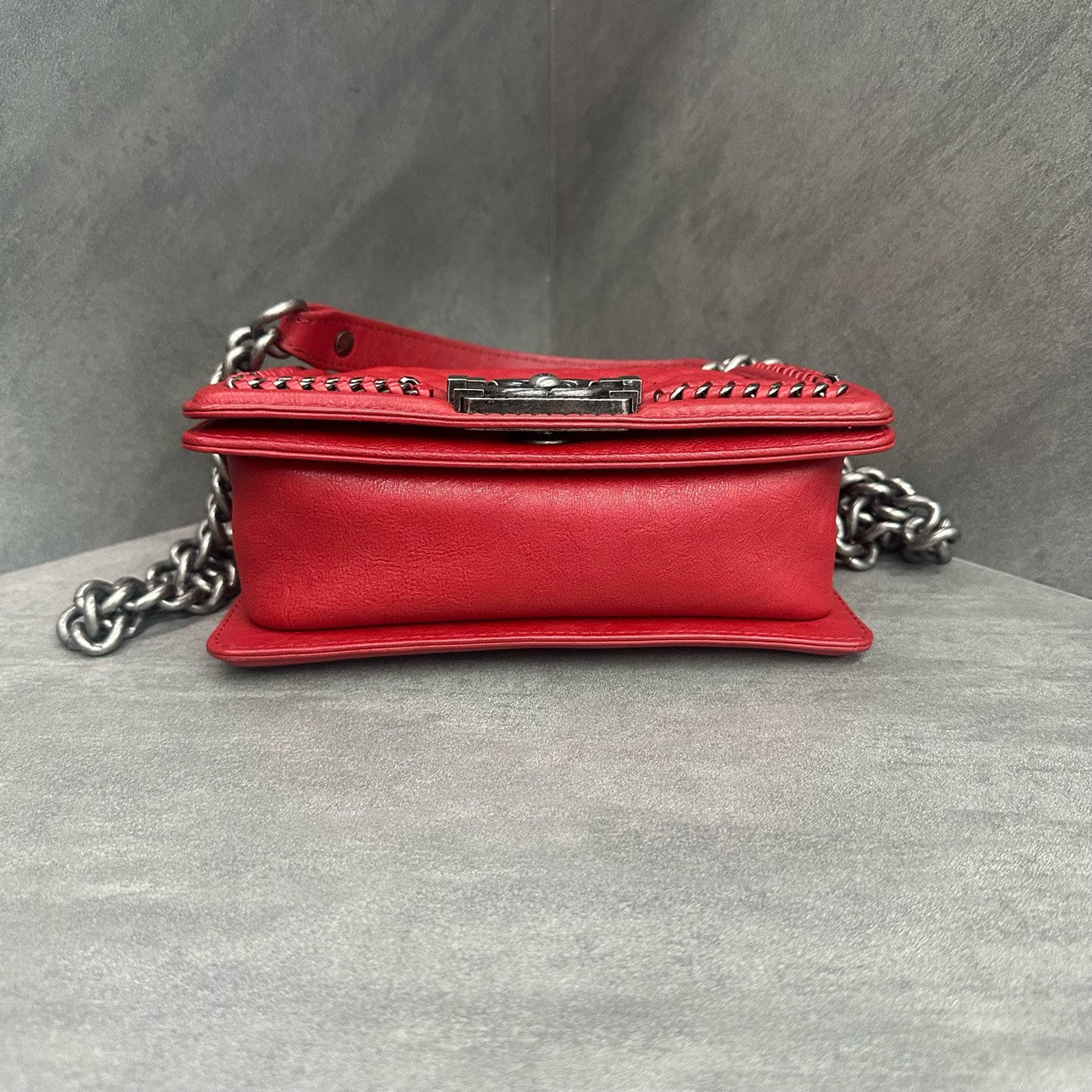 Chanel Red Small leboy Handbag, Court Style, 23rd Series, with Card and Receipt, Structured and Full Shape, No Wear on Corners