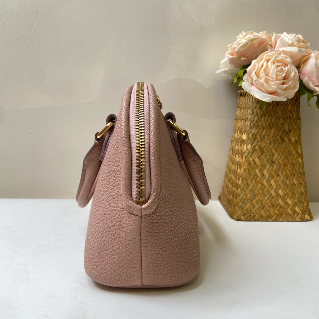 Burberry Lychee Grain Leather Shell Bag 99% New Size: 30*20 Old Pink Accessories: Dust Bag, Instruction Manual,