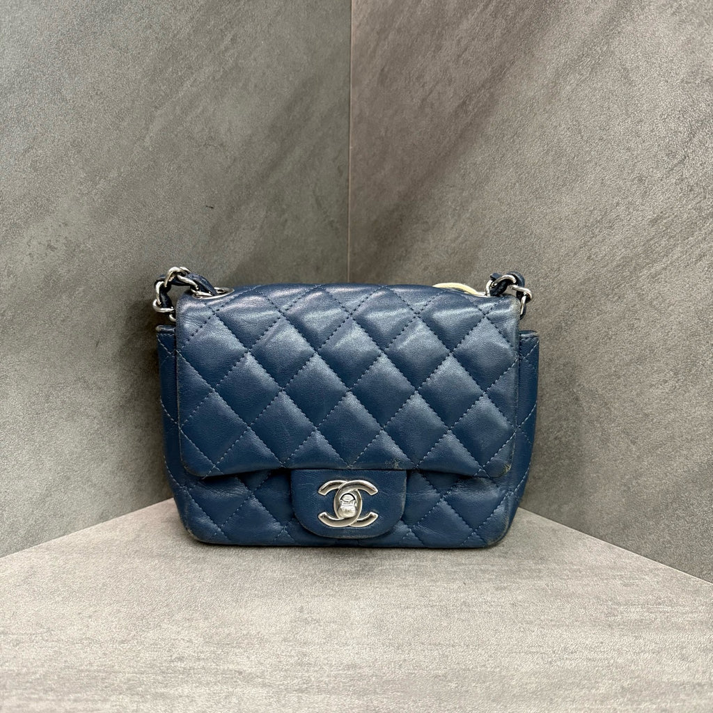 Chanel cf Square Fat Man Blue and Silver sheepskin chain bag, 25 open bag type, three-dimensional inside clean