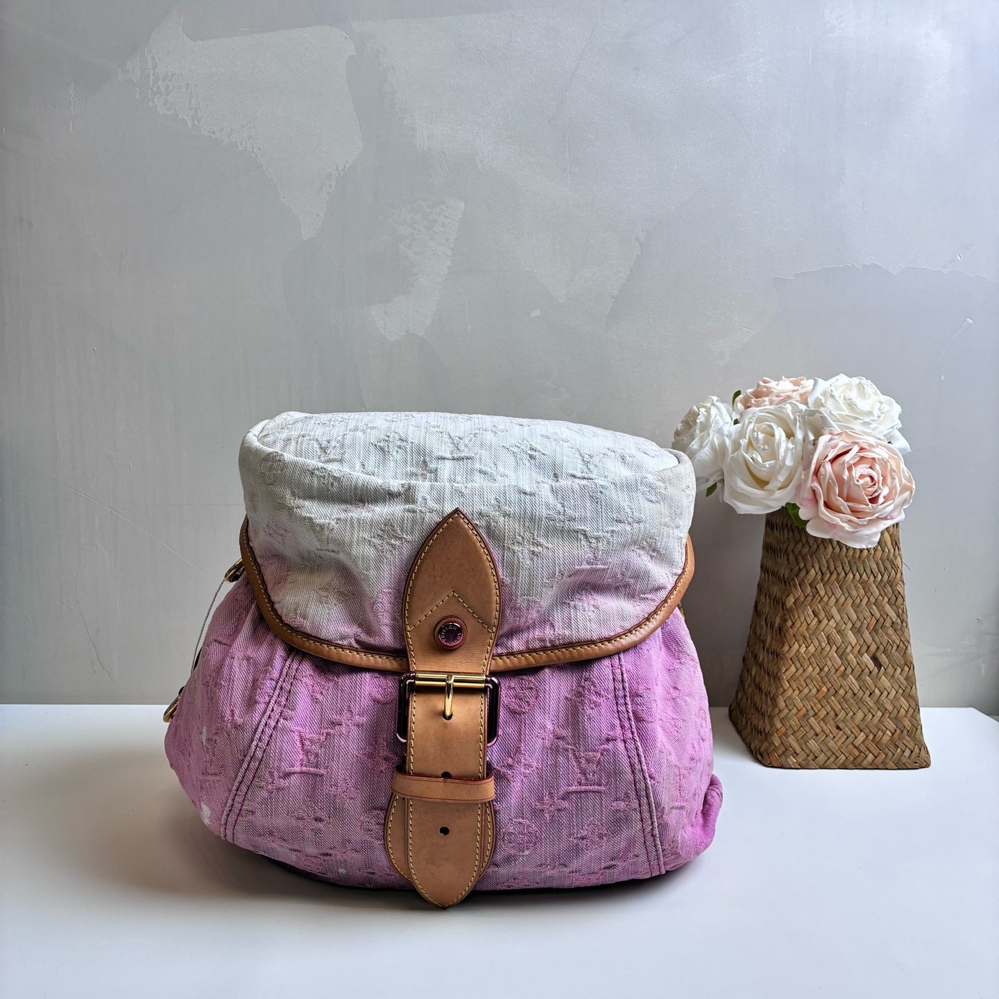 Louis Vuitton Gradient Denim Crossbody Bag Handheld Bag Shoulder Bag with Strap Vintage Size: 29*22*12