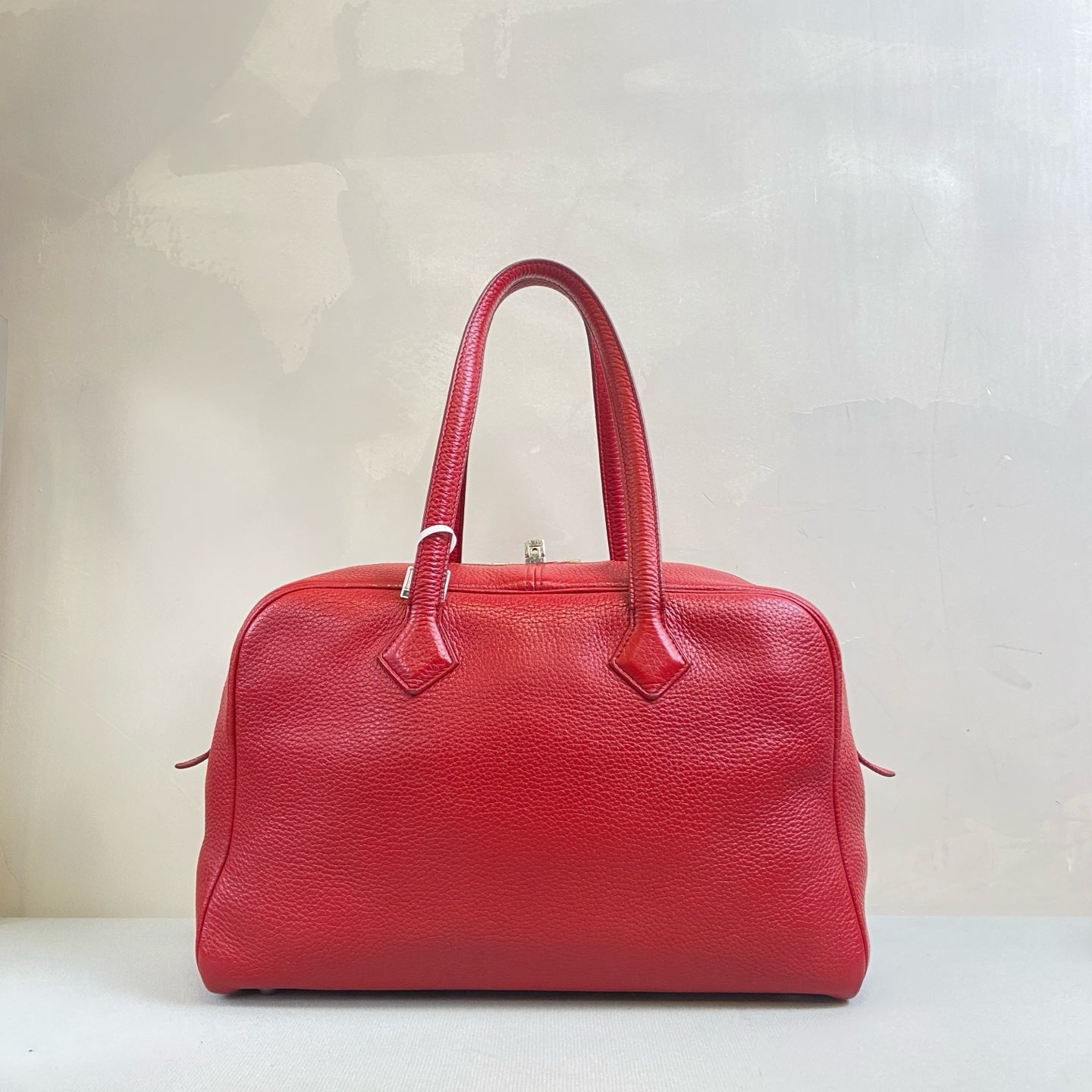 Hermès 98% New Frame R Engraved Victoria 35 Red Handbag Size 35*23
