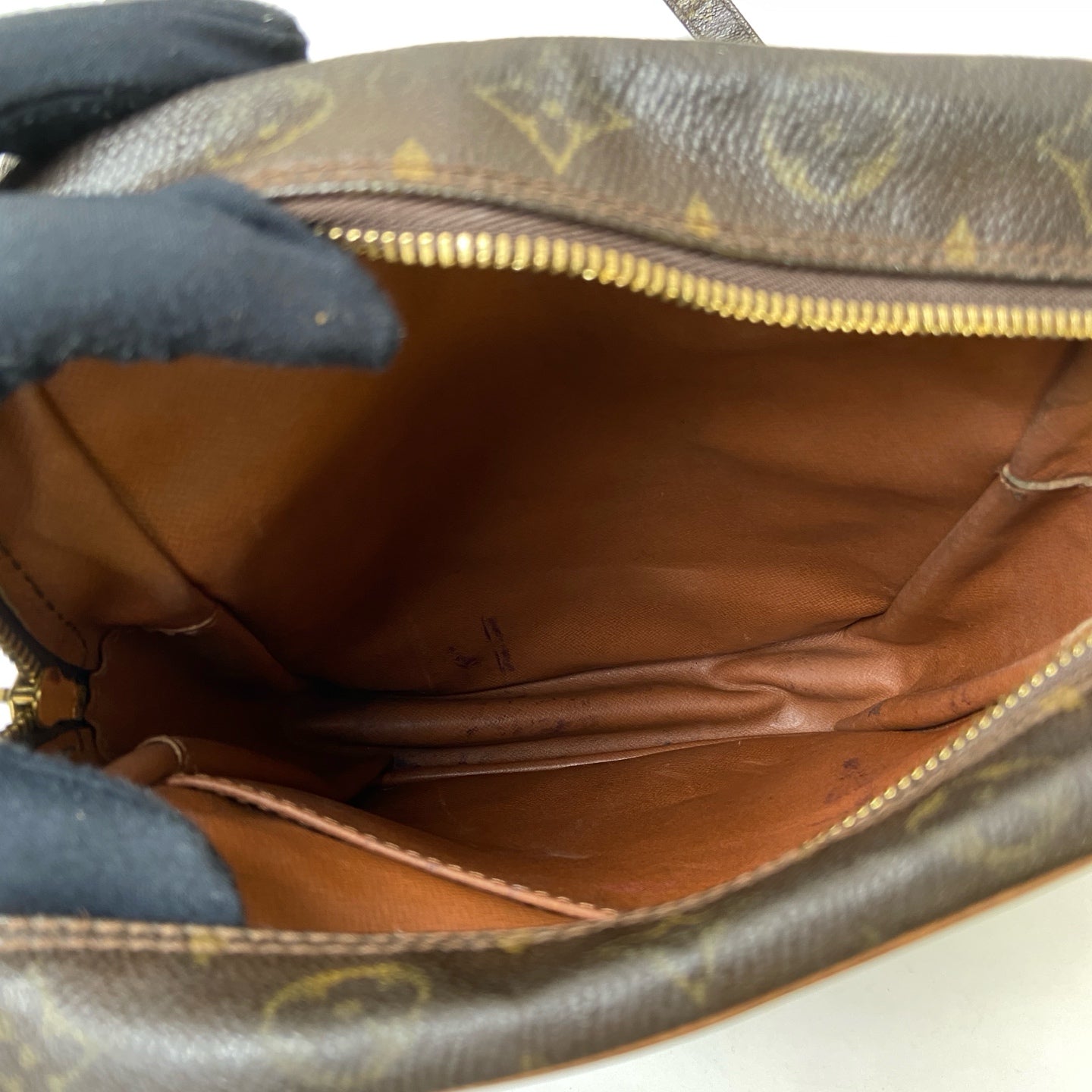 LV/Louis Vuitton 92 Vintage Monogram Crossbody Bag Camera Bag Pre-owned Size: 28×22 Coated Canvas
