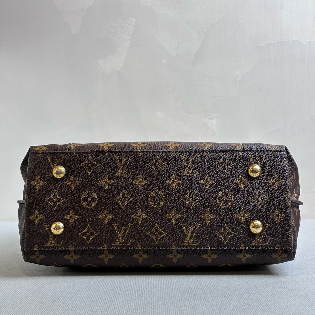 Louis Vuitton 98 New Metis Hobo, same style as HyunA, dimensions 32*36.