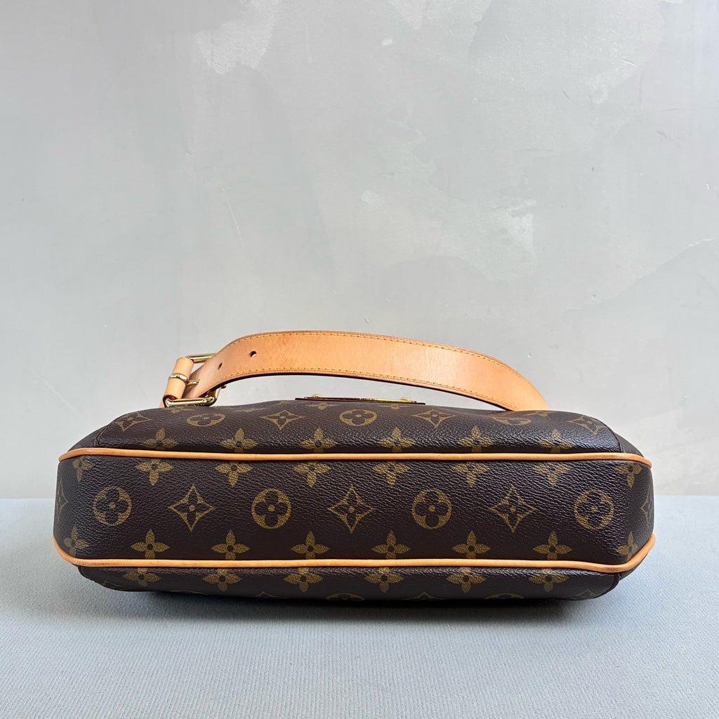 Louis Vuitton 99% new pre-owned Monogram Gold Pumpkin Small Shoulder Bag, size 20*34.