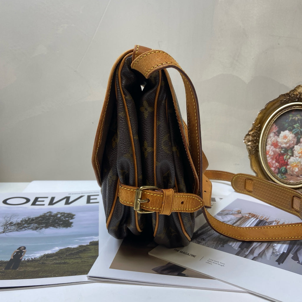 LV/Louis Vuitton Classic Monogram Vintage Small Gemini Shoulder Bag 98% New Size: 28*18*12 Monogram Coated Canvas