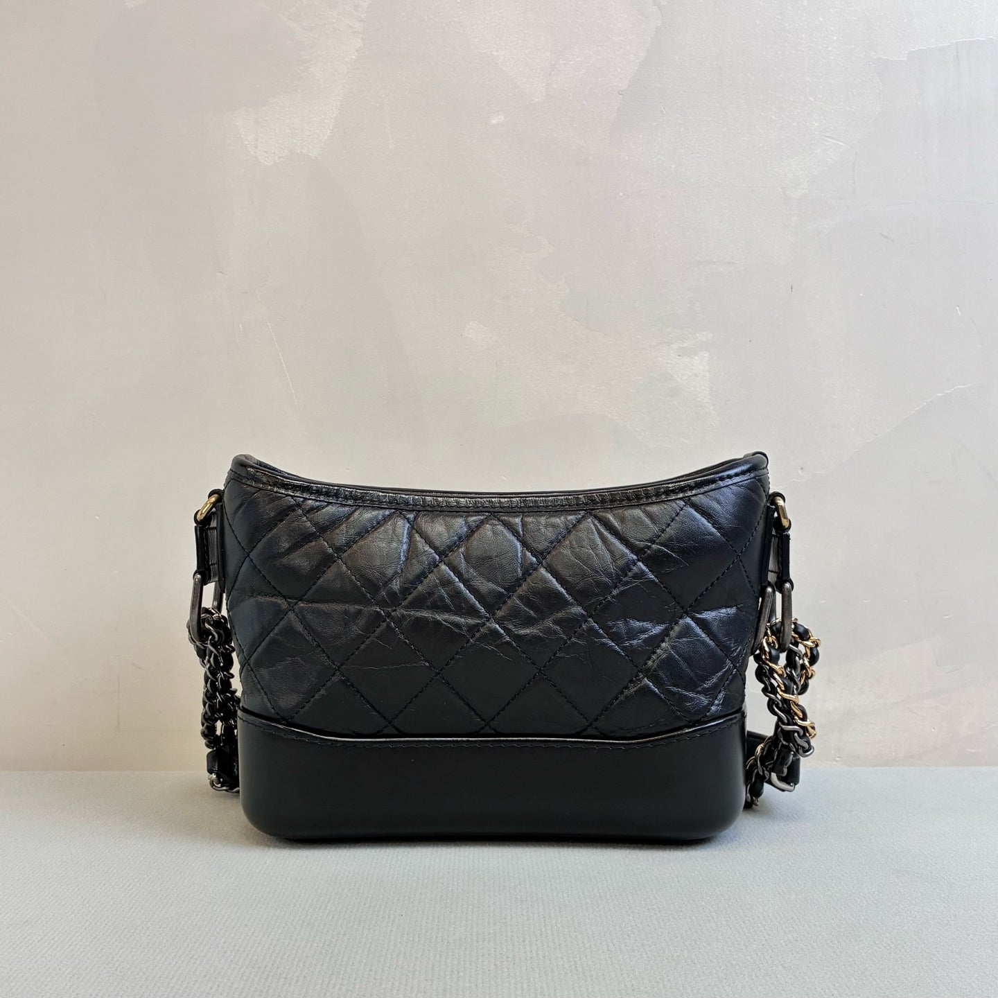 Chanel 99% new 28 Open Boy Bag Medium Black Size 21*14