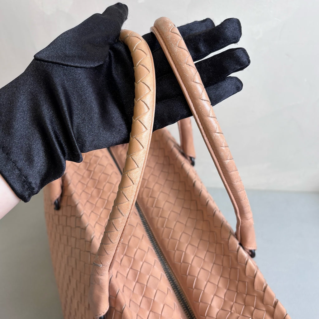 bv/ Bottega Veneta 97 New Classic Grapefruit Color Woven Handheld Shoulder Bag Lightweight and Burdenless Size 33*23
