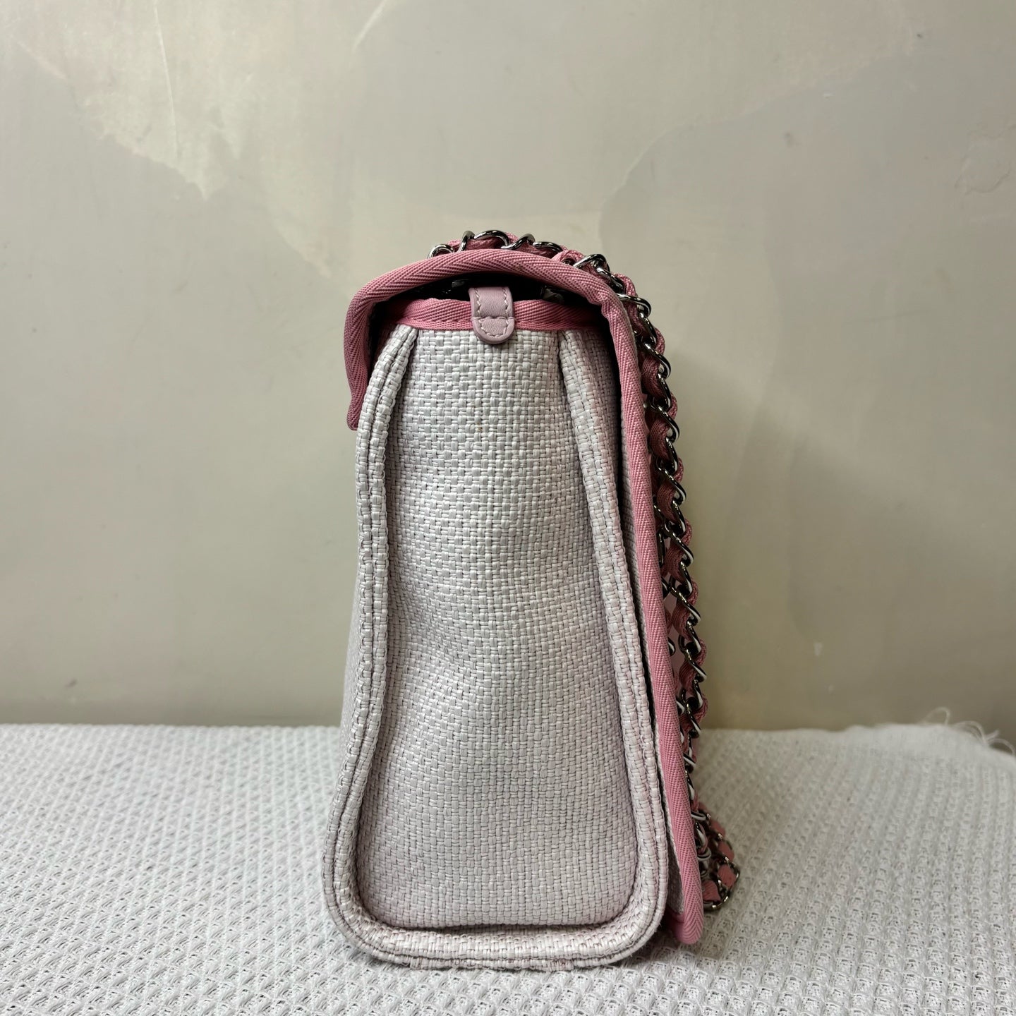 CHANEL 21 Open Pink and White Beach Flap Woven Chain Messenger Bag, 99% New, Size 23*23