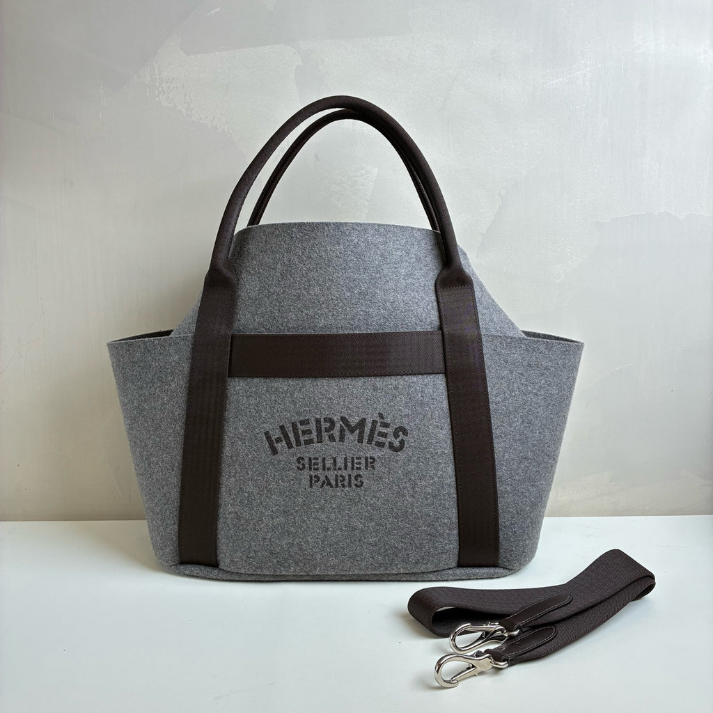 Hermès Groom Bag Gray Felt Equestrian Bag W Mark Shoulder Bag 99% New Size: 38*16*3