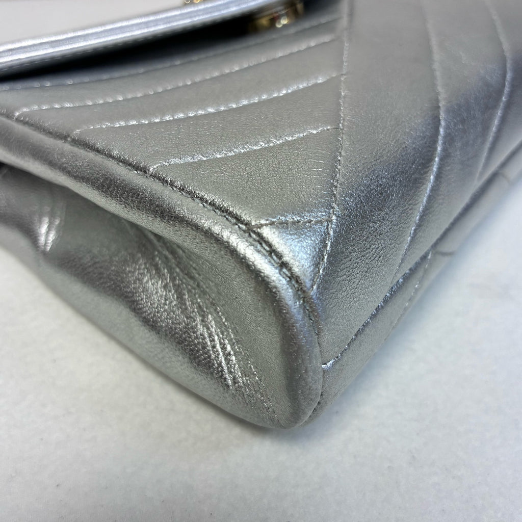 Chanel 99% New Vintage Silver Tone Quilted Full Diamond CC Envelope Chain Bag, Includes Card, No Laser Etching, Size 18*12.