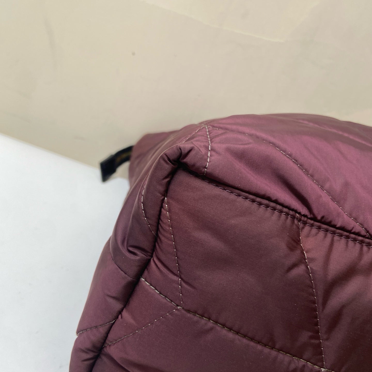 Prada Quilted Nylon Tote Bag made of nylon fabric, Burgundy color, size 40*25.