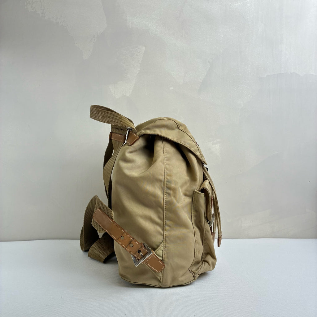 Prada Waterproof Nylon Backpack 1BZ677 Model Khaki Color Size 28×23.5×12cm