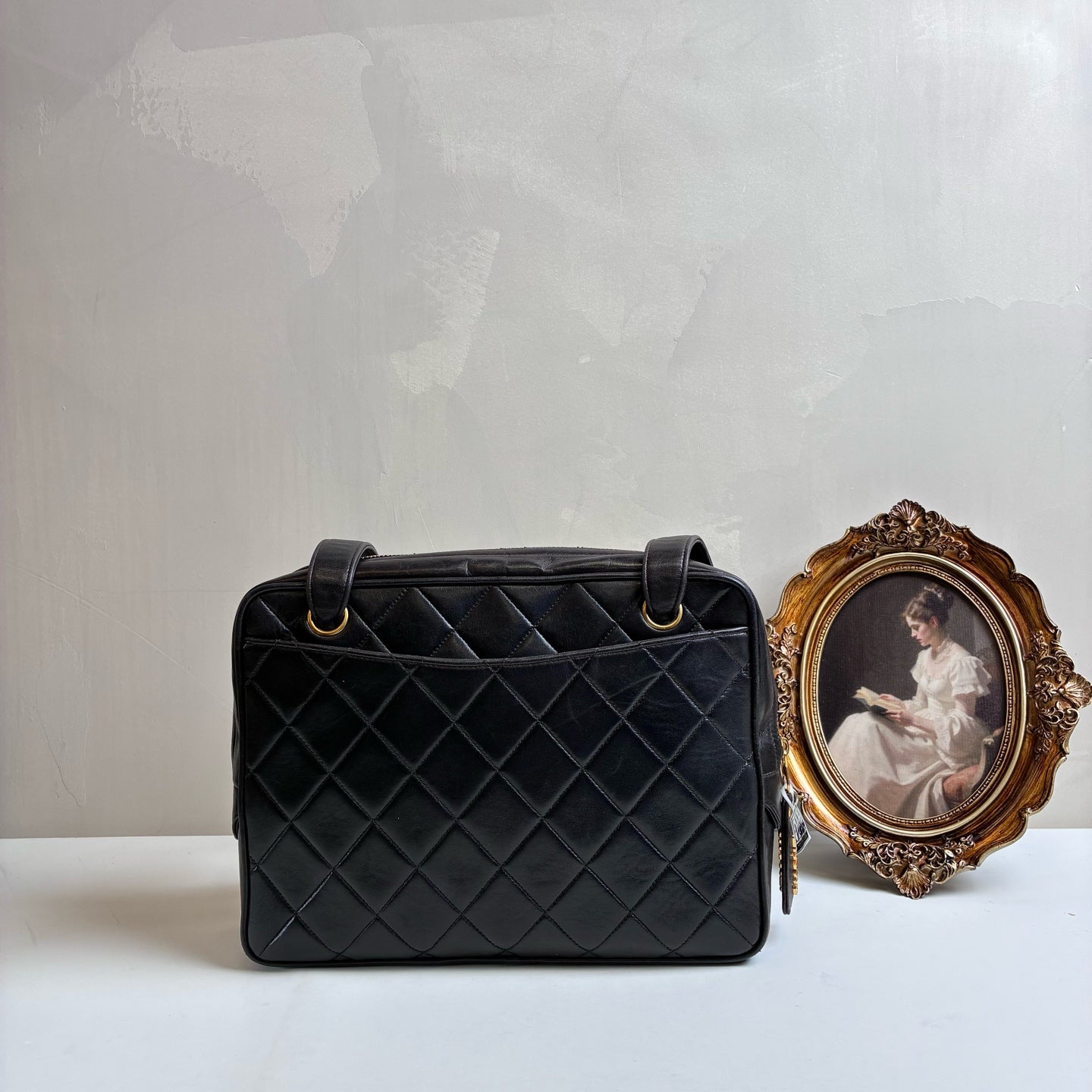Chanel Black Gold Diamond Quilted Full Leather Shoulder Bag 99% New Size: 27*20*7 Lambskin Material Comes with Card