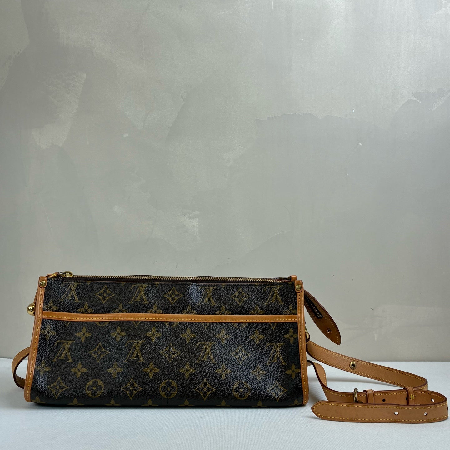 LV/Louis Vuitton Monogram Triangular Gold Ball Bag, Classic Popincourt Series Vegetable-Tanned Leather Shoulder Strap Crossbody Bag 2005, 98% new.