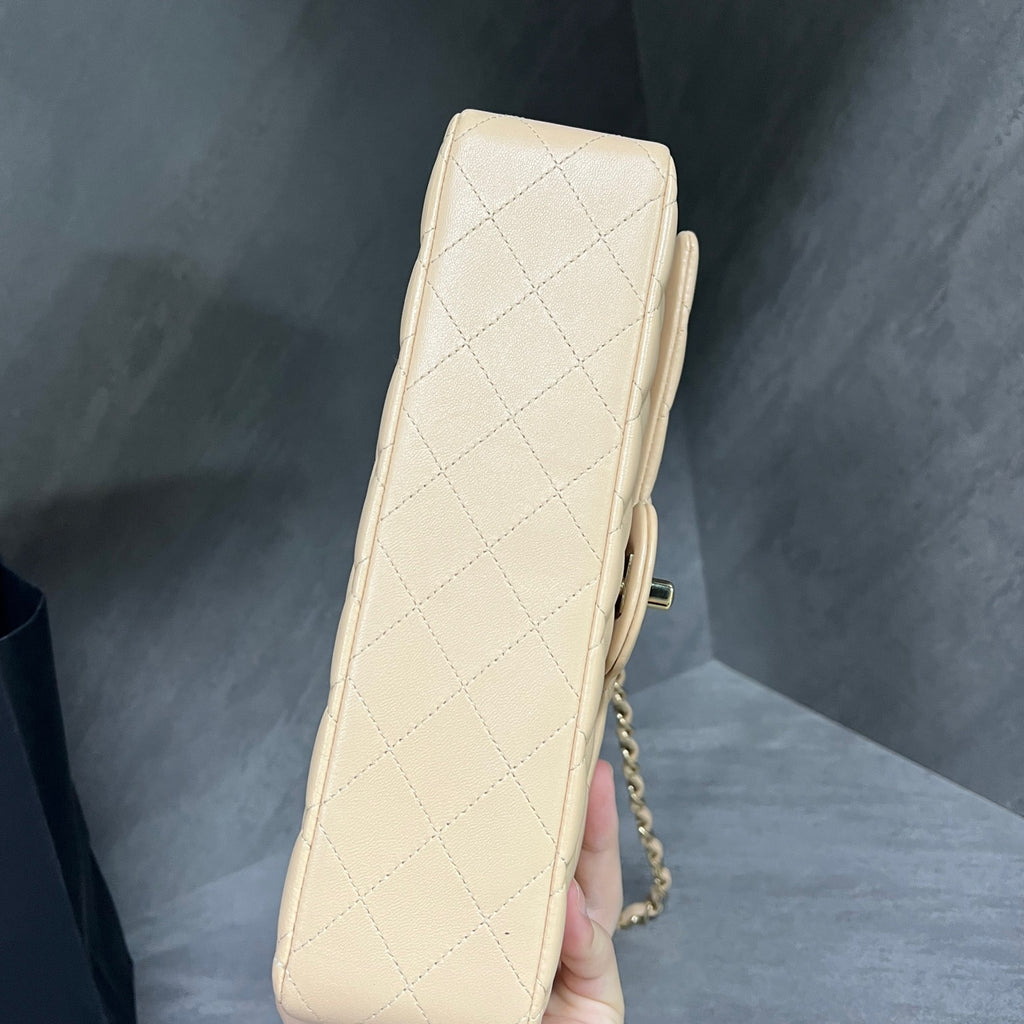 Balenciaga small pink Hourglass bag, with outstanding texture and just-right design, it is a super popular item right now~