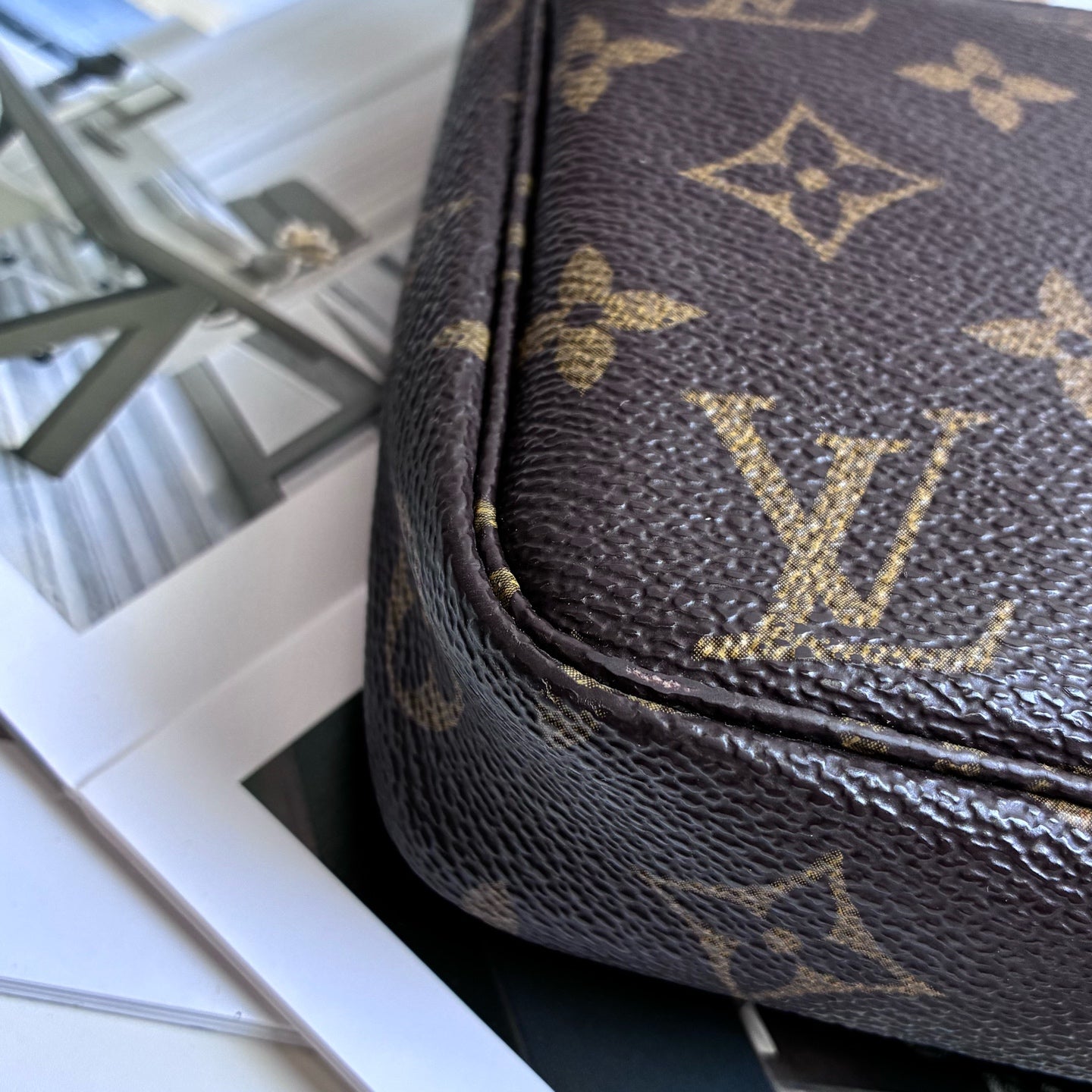 LV/Louis Vuitton Pochette Accessoires New Large Mahjong Bag Monogram Canvas with All-over Print and Zipper Closure Coated Canvas