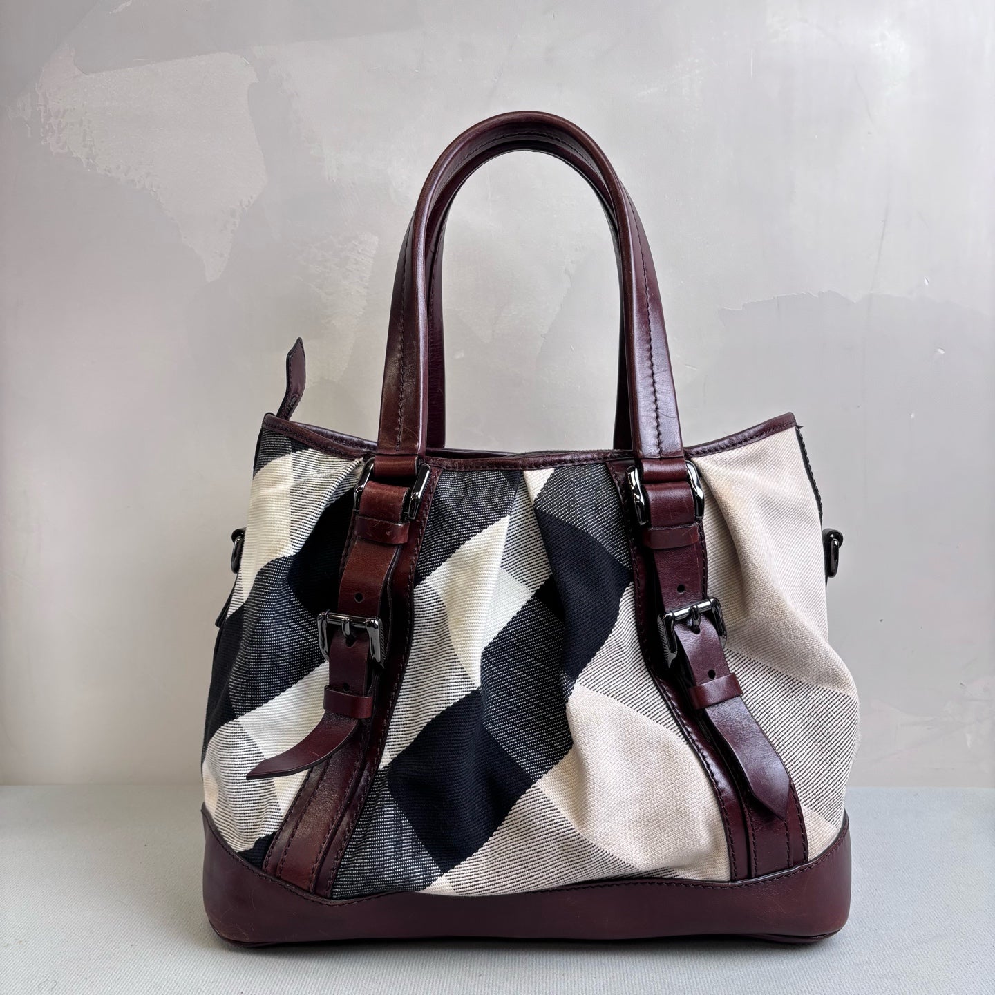 Burberry 98% New Honey Brown Tote Bag Canvas with Leather, Size 25*35