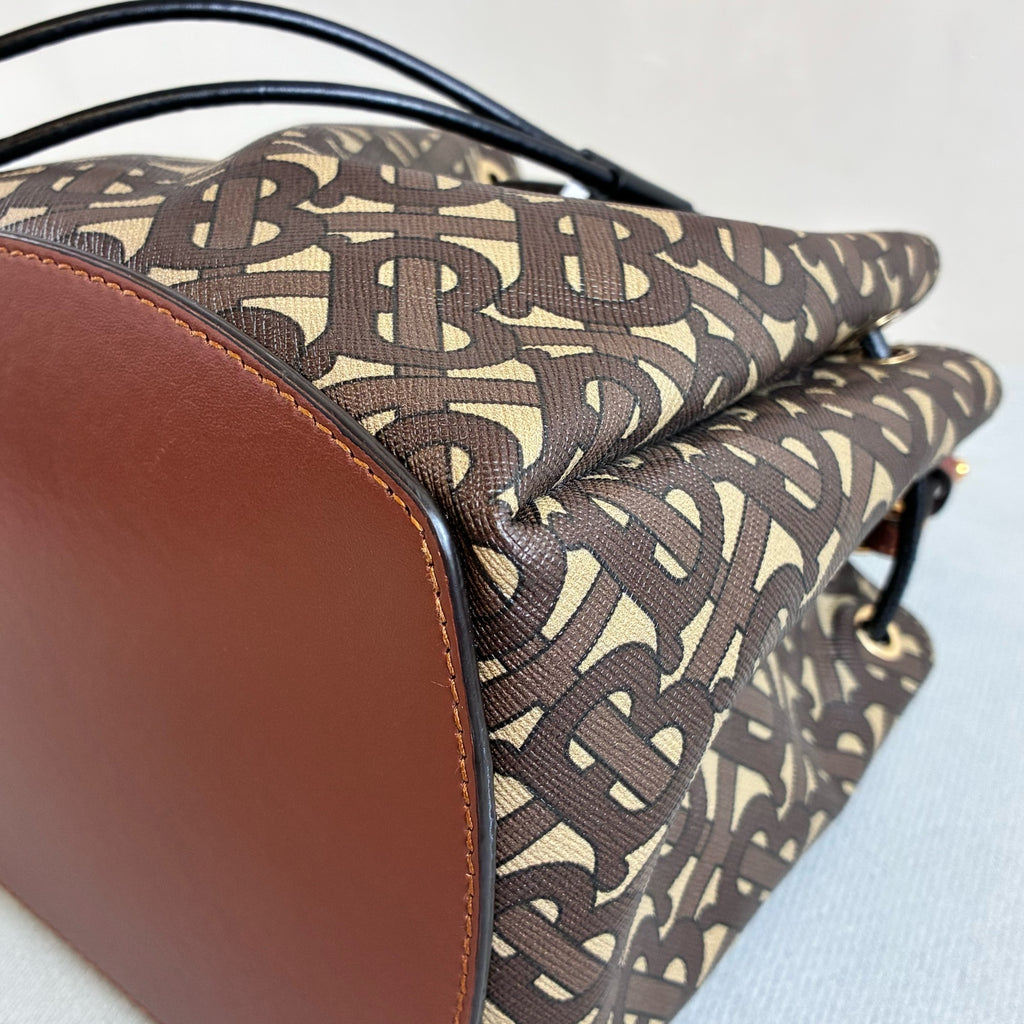 Burberry 99% New Monogram Mini Bucket Bag Retail Price 9200 Size 14*15.5