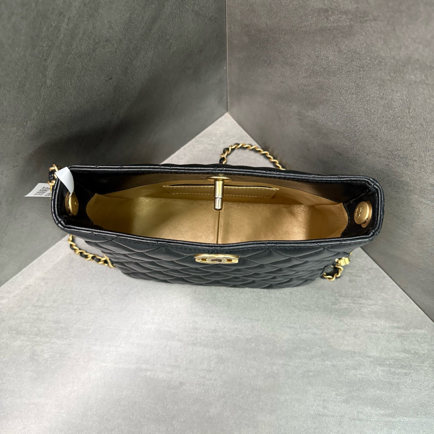 Chanel 22S Gold Ball Hobo, 2022 chip version, black gold ball, original condition