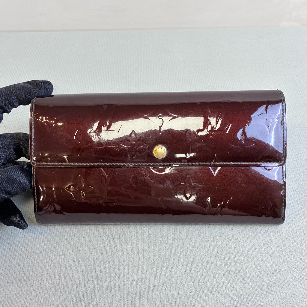 LV/Louis Vuitton 98% New Patent Leather Monogram Long Wallet Cherry Color Size 19*10