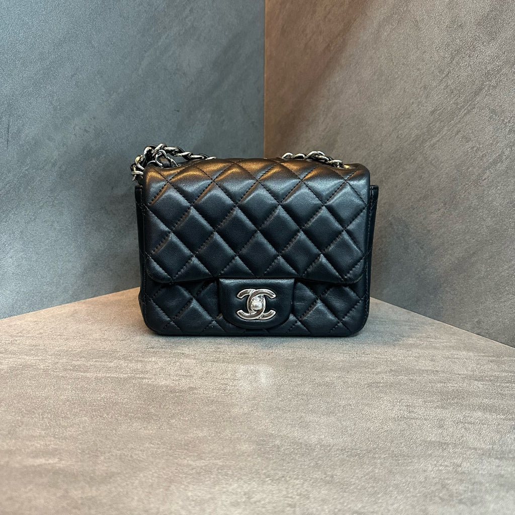 Chanel cf Square Fat Black silver sheepskin chain bag, 17 opening type, three-dimensional inside clean
