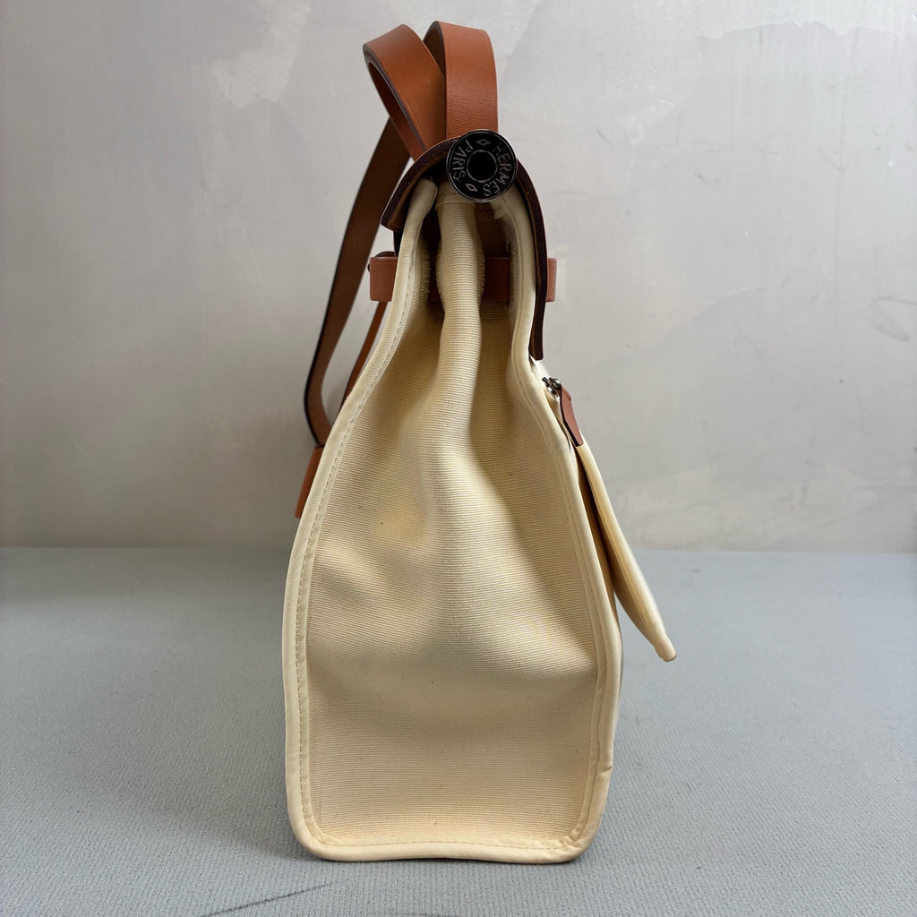 Hermès C刻 herbag31 beige canvas with leather trim, size 31*25.
