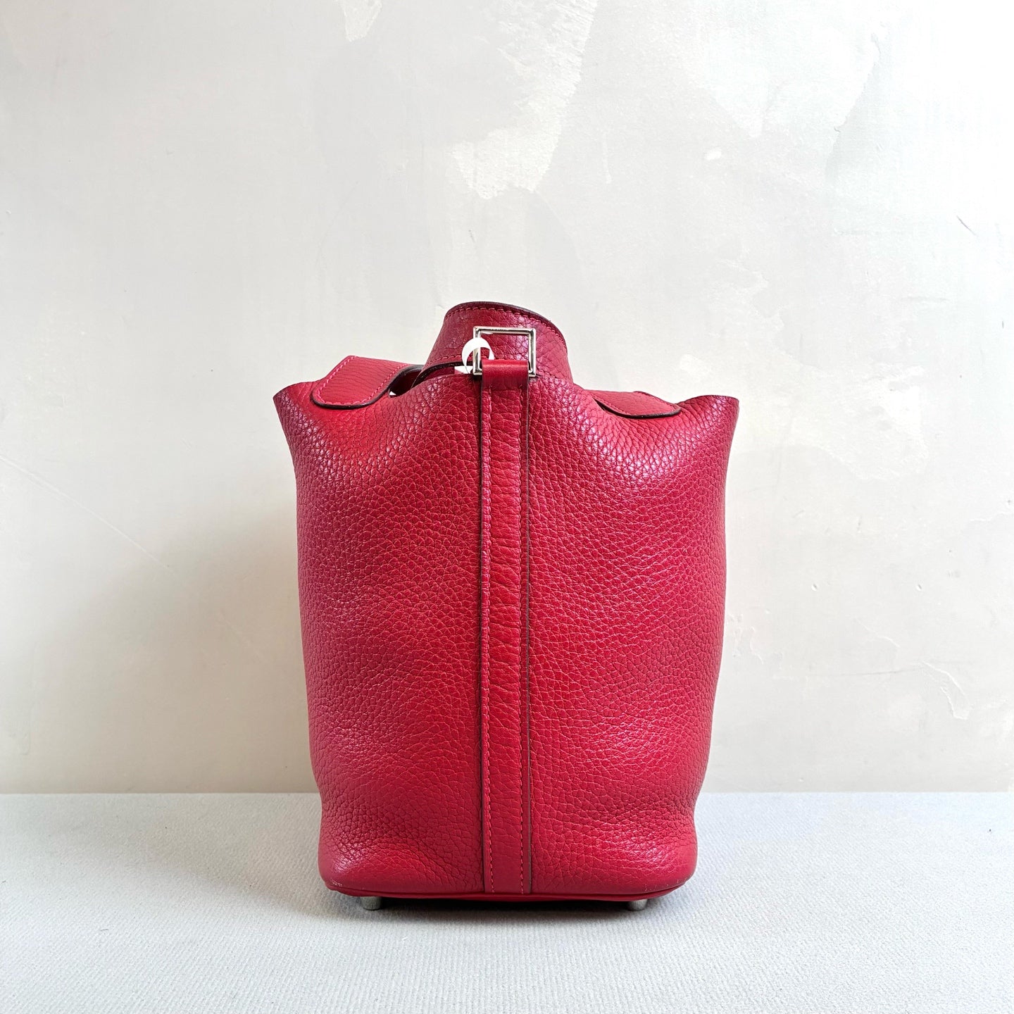 Hermes T刻 99% new Piction 18 basket in red leather, size 18*18.