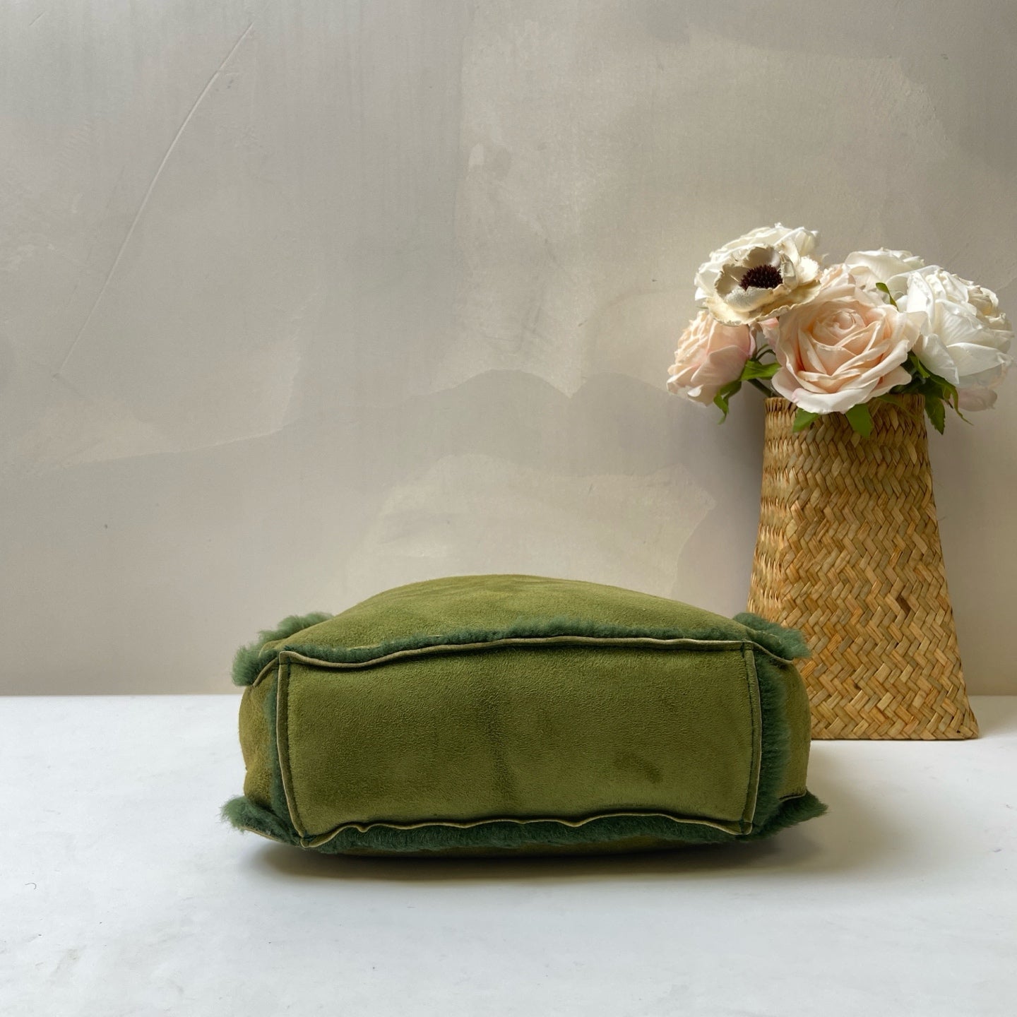 CHANEL Green Suede Plush Shopping Tote Bag, large capacity, features embossed logo, excellent touch, pre-owned with 5 openings, condition 9.