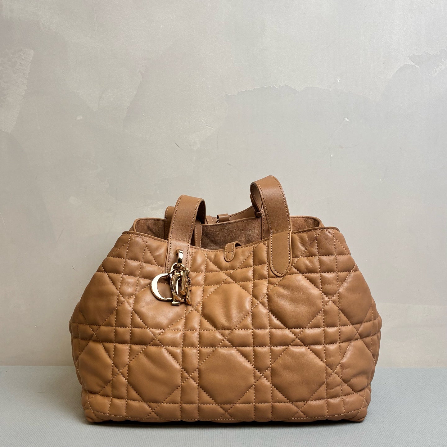 99% New Dior Horizontal Indigenous Toujours Milk Tea Color Medium Tote Basket 2024 Code Size 28.5